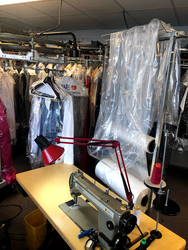 Tailor «Top Notch Tailors & Dry Cleaning», reviews and photos, 113 Power Rd, Pawtucket, RI 02860, USA