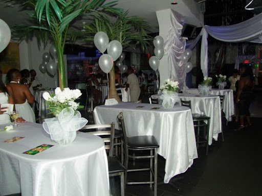 Bar & Grill «Mingles Restaurant and Lounge», reviews and photos, 4012 Boston Rd, Bronx, NY 10475, USA