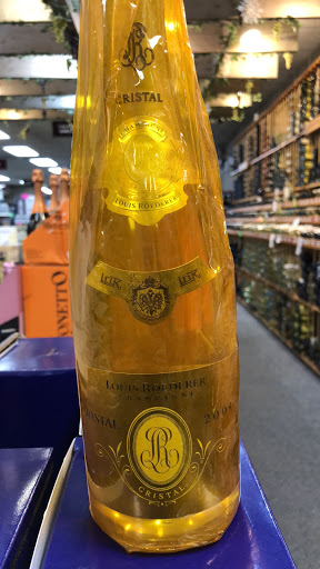 Liquor Store «Shop-N-Save Liquors», reviews and photos, 20 Independence Ave, Quincy, MA 02169, USA