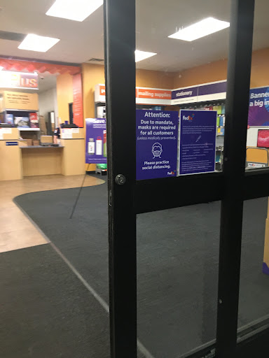 Print Shop «FedEx Office Print & Ship Center», reviews and photos, 393 W Shaw Ave a, Clovis, CA 93612, USA