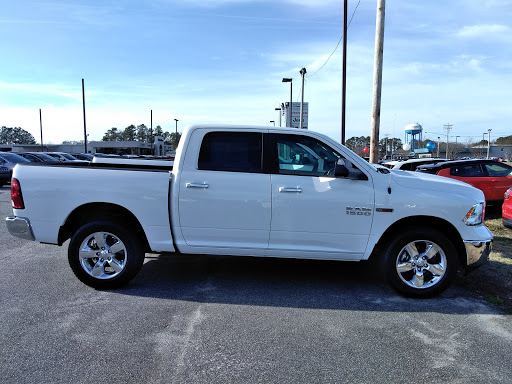 Car Dealer «Carolina Chrysler Jeep Dodge Ram», reviews and photos, 1001 Halstead Blvd, Elizabeth City, NC 27909, USA