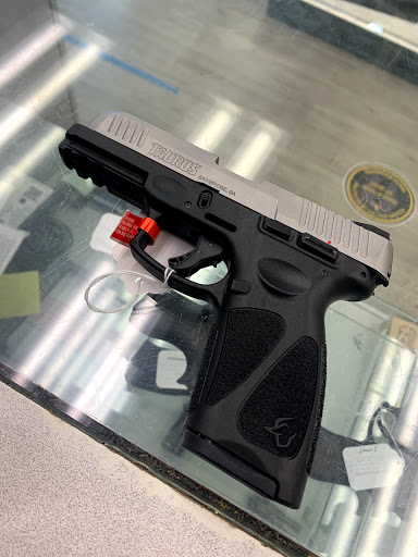 Gun Shop «South Dade Jewelry & Gun Exchange», reviews and photos, 20848 S Dixie Hwy, Miami, FL 33189, USA