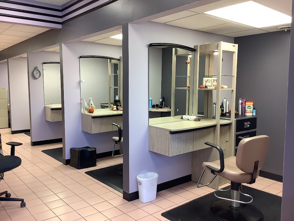Glow Up Hair Studios 50401
