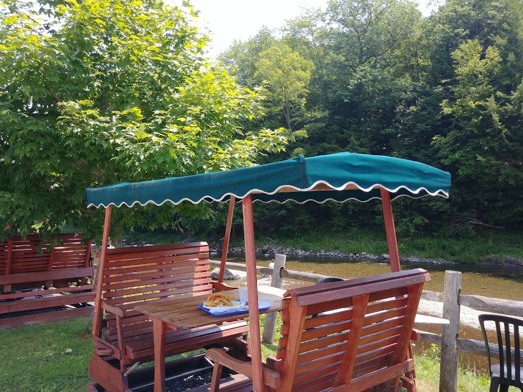 The White Cottage Snack Bar 05091