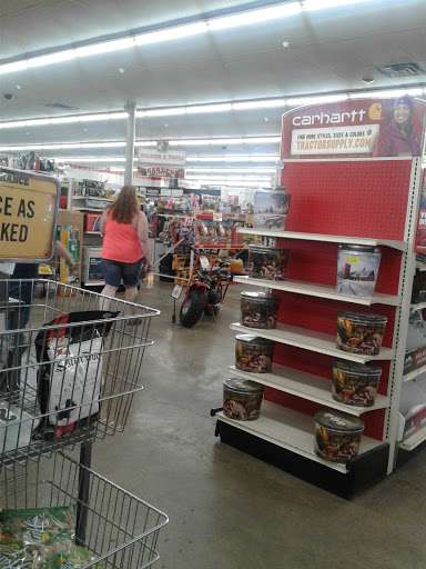 Home Improvement Store «Tractor Supply Co.», reviews and photos, 1075 S Main St, Franklin, KY 42134, USA