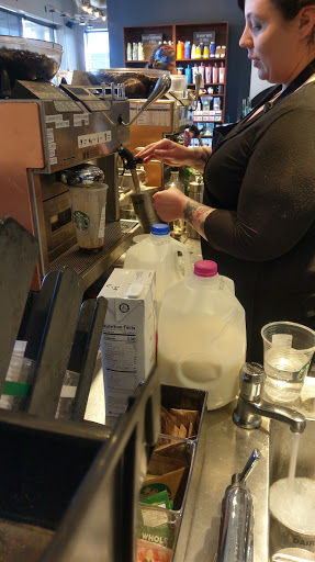 Coffee Shop «Starbucks», reviews and photos, 19727 Mack Ave, Grosse Pointe Woods, MI 48236, USA