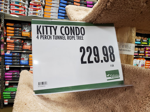 Pet Supply Store «Pet Supplies Plus», reviews and photos, 1791 W Columbia Ave, Battle Creek, MI 49015, USA