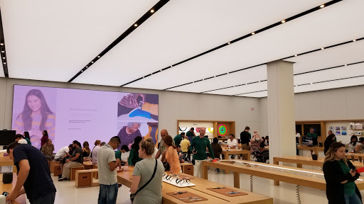 Apple The Oaks image