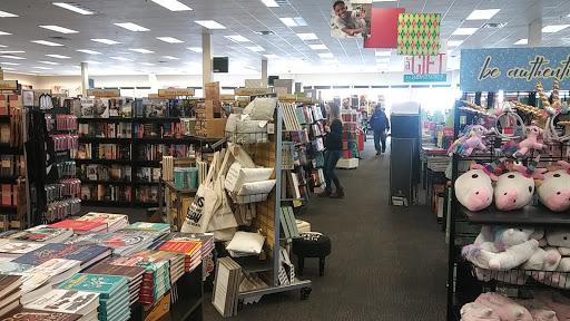 Book Store «Books-A-Million», reviews and photos, 31150 Southfield Rd, Franklin, MI 48025, USA