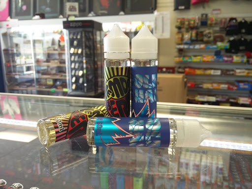 Tobacco Shop «Habits Vape & Smoke shop», reviews and photos, 8391 Folsom Blvd, Sacramento, CA 95826, USA