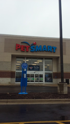 Pet Supply Store «PetSmart», reviews and photos, 159 N Weber Rd, Bolingbrook, IL 60490, USA