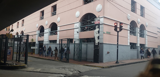 Opiniones de Estacionamiento Montufar 2 en Quito - Aparcamiento
