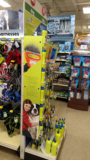 Pet Supply Store «PetSmart», reviews and photos, 5005 S 74th St, Greenfield, WI 53220, USA