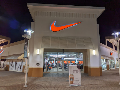 Clothing Store «Nike Factory Store», reviews and photos, 2950 I-20 Frontage Rd #755, Grand Prairie, TX 75052, USA