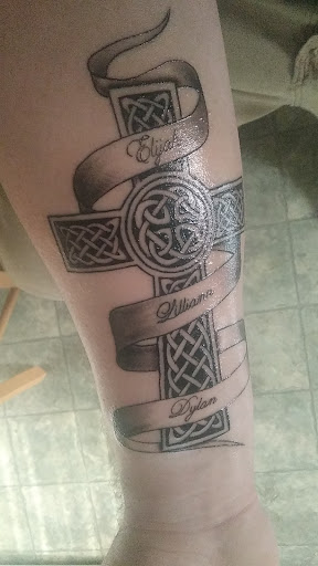 Tattoo Shop «Expressions Ink Tattoo», reviews and photos, 2320 N National Rd, Columbus, IN 47201, USA