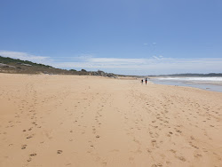 Vilar beach'in fotoğrafı - rahatlamayı sevenler arasında popüler bir yer