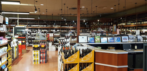 Grocery Store «Wynn’s Market», reviews and photos, 141 9th St N, Naples, FL 34102, USA