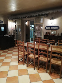 Atmosphère du Restaurant français La Petite Gare à Vers-Pont-du-Gard - n°5