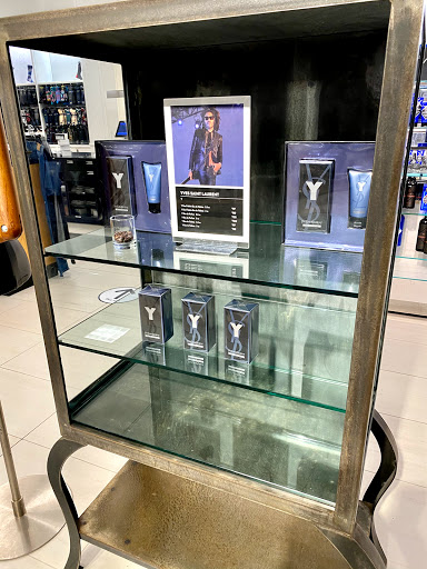 Department Store «Nordstrom Westfarms», reviews and photos, 600 W Farms Mall, Farmington, CT 06032, USA