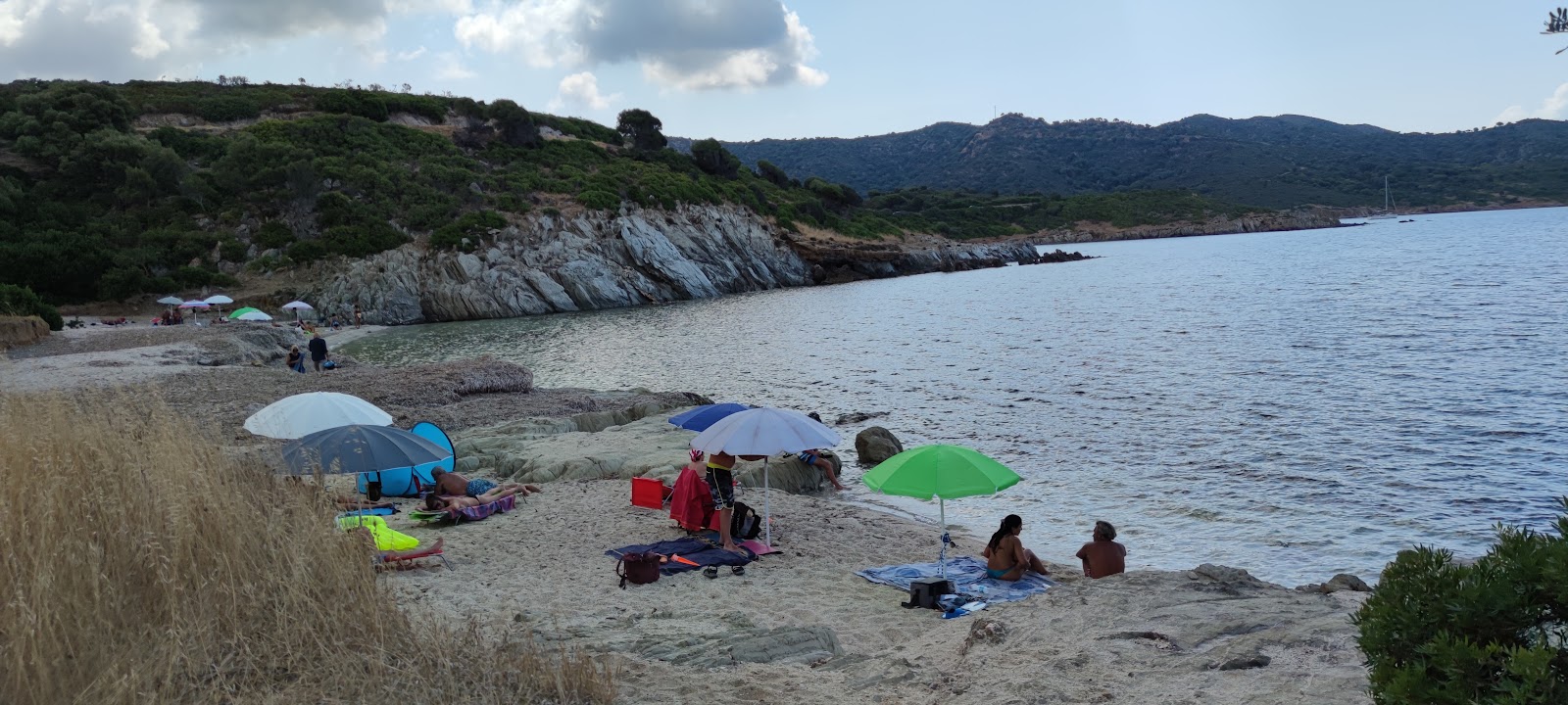Foto van Spiaggia di Larboi en de nederzetting