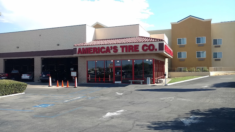 America's Tire hours