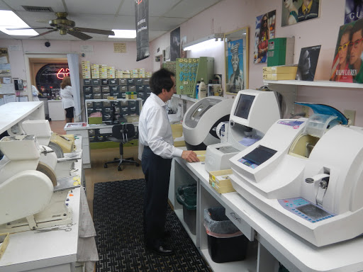 International Opticians, 2264 SW 22nd St, Miami, FL 33145, USA, 