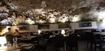 Atmosphère du Restaurant français La Grotte d'Auguste à Orange - n°20