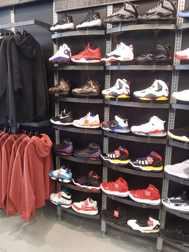 Shopping Mall «Southridge Mall», reviews and photos, 1111 E Army Post Rd, Des Moines, IA 50315, USA