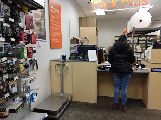 Print Shop «FedEx Office Print & Ship Center», reviews and photos, 1233 NE 48th Ave, Hillsboro, OR 97124, USA