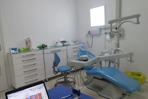 Cabinet dentaire Dr Bouzeghoub & Dr Bouzar image