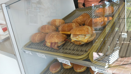 Donut Shop «Clifton Donut Shop», reviews and photos, 2317 Brownsboro Rd, Louisville, KY 40206, USA