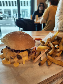 Frite du Restaurant de hamburgers Mangez et cassez-vous à Paris - n°11