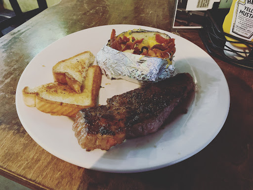 Bar & Grill «The Warehouse Bar & Grill», reviews and photos, 3346 S Peoria Ave, Tulsa, OK 74105, USA