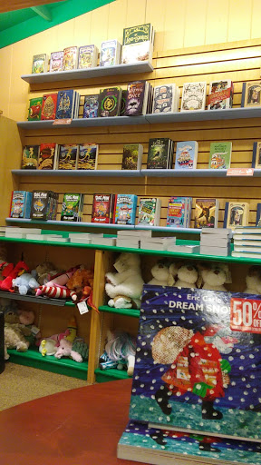 Book Store «Barnes & Noble», reviews and photos, 102 Commons Dr, Geneva, IL 60134, USA