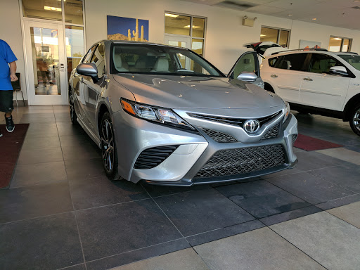 Toyota Dealer «Larry H. Miller Toyota Peoria», reviews and photos, 8633 W Bell Rd, Peoria, AZ 85382, USA