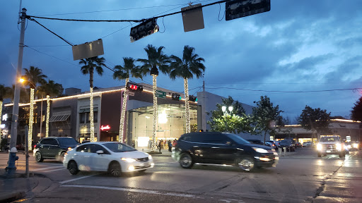 Computer Store «Apple Highland Village», reviews and photos, 4012 Westheimer Rd, Houston, TX 77027, USA