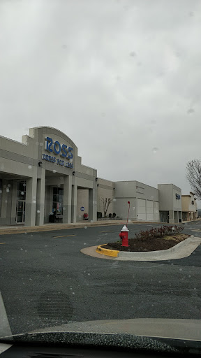 Clothing Store «Ross Dress for Less», reviews and photos, 1023 Edwards Ferry Rd NE, Leesburg, VA 20176, USA