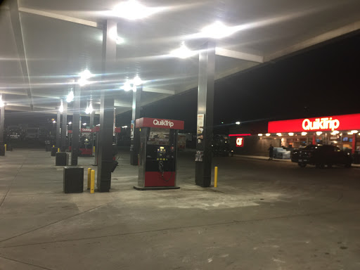 Gas Station «QuikTrip», reviews and photos, 8600 Pleasant Valley Rd, Pleasant Valley, MO 64068, USA