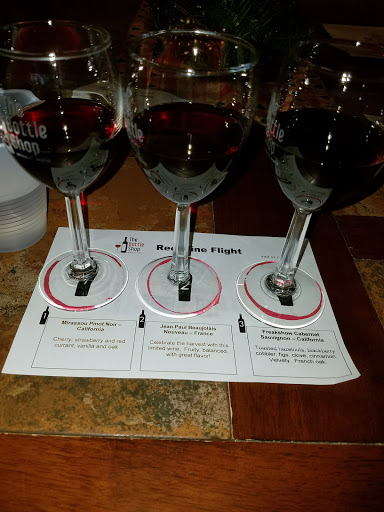 Wine Store «Pop More Corks», reviews and photos, 617 W Main St, Lake Geneva, WI 53147, USA