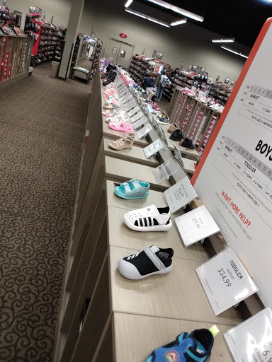 Shoe Store «DSW Designer Shoe Warehouse», reviews and photos, 4910 S Baldwin Rd, Lake Orion, MI 48359, USA