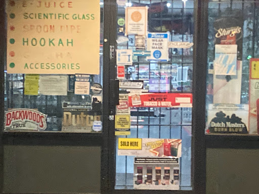 Benson Smoke Shop, 21006 108th Ave SE, Kent, WA 98031, USA, 