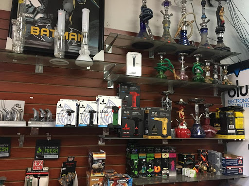 Tobacco Shop «Famous Smoke Shop», reviews and photos, 3022 Stockton Blvd # 6, Sacramento, CA 95820, USA