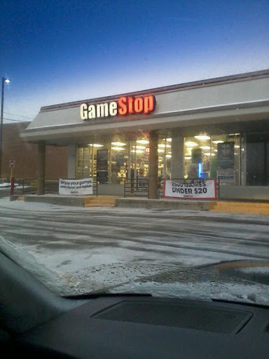 GameStop, 1697 Monmouth St STE B, Newport, KY 41071, USA, 