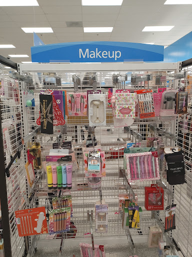 Clothing Store «Ross Dress for Less», reviews and photos, 7065 Cermak Rd, Berwyn, IL 60402, USA