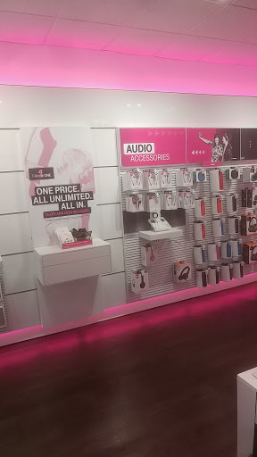 Cell Phone Store «T-Mobile», reviews and photos, 1101 Eastern Blvd, Essex, MD 21221, USA