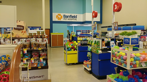 Pet Supply Store «PetSmart», reviews and photos, 17585 Southcenter Pkwy, Tukwila, WA 98188, USA