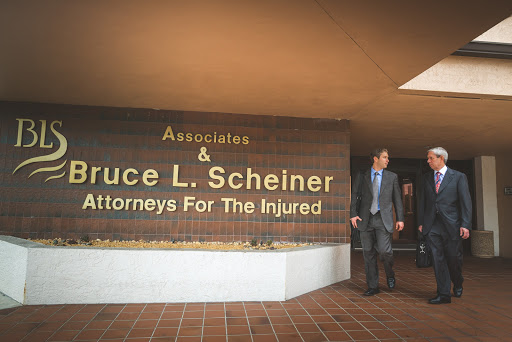 Law Firm «Associates & Bruce L. Scheiner», reviews and photos