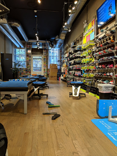 Sporting Goods Store «Fleet Feet Sports - Old Town», reviews and photos, 1620 N Wells St, Chicago, IL 60614, USA