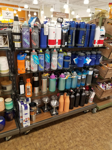 Outdoor Sports Store «Sierra Trading Post», reviews and photos, 67 Newtown Rd #18, Danbury, CT 06810, USA