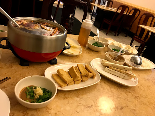 Sichuan Hot Pot 九寨溝火锅川菜